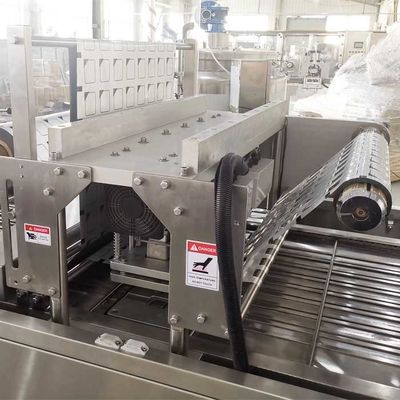 3 Phase Vacuum Tray Sealer Machine 800-2800 Trays/Hour Meal Tray Packing Machine