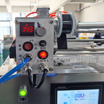 Vertical Plastic Tray Gas Flushing Sealing Machine With Nitrogen Filled For Meat Fruit Tray
